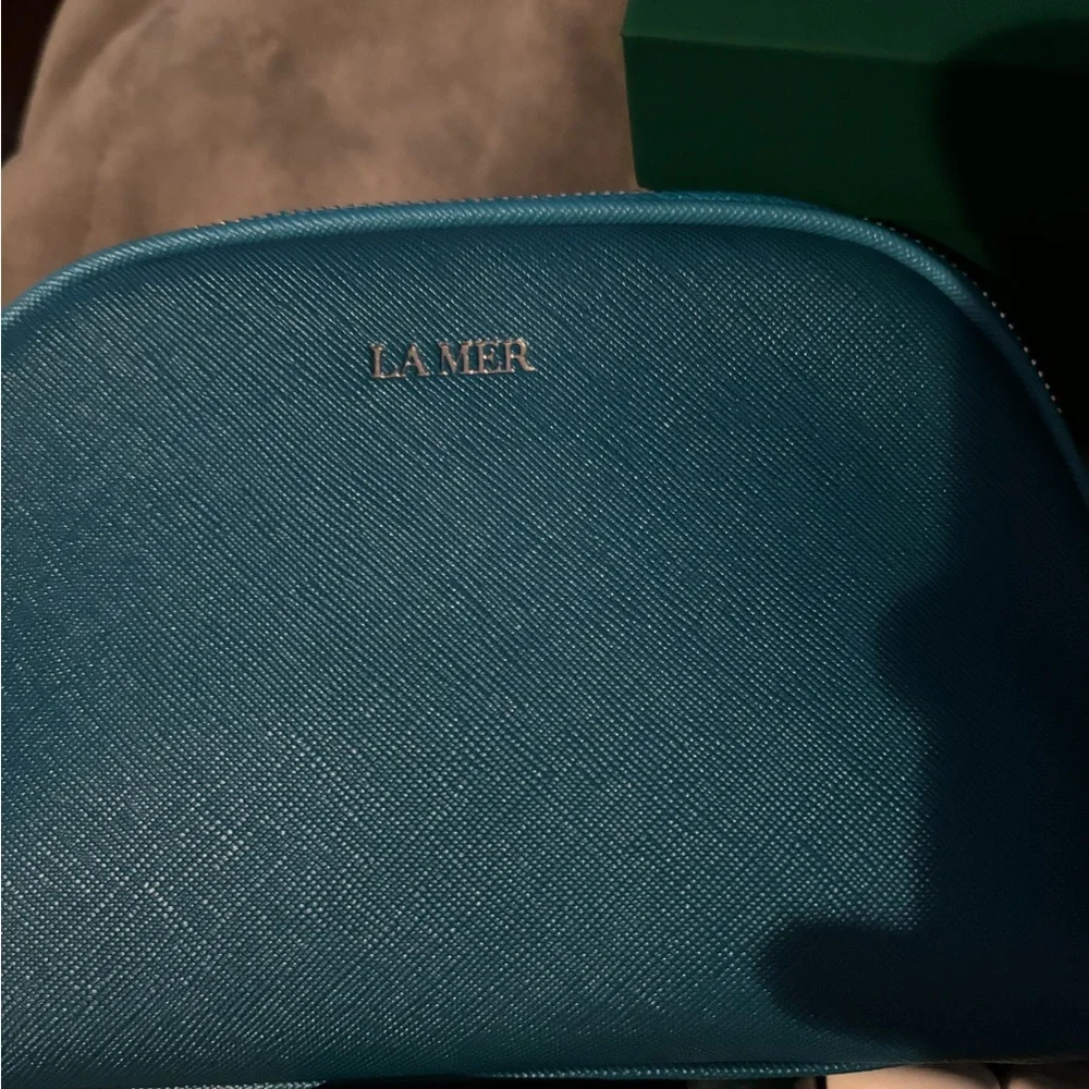 La Mer Skincare Collection with White and Green Packaging - Picture 6 of 9